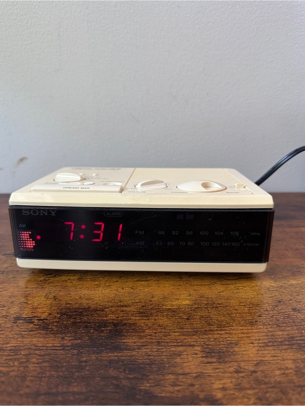 Vintage Sony Dream Machine ICF-C3W AM/FM Digital Alarm Clock Radio Retro 1980s